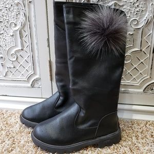 HBZ GIRLS BOOTS SIZE 1 OR 32
